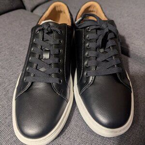Banana Republic Vegan Leather Sneakers - Brand new - Size 9.5